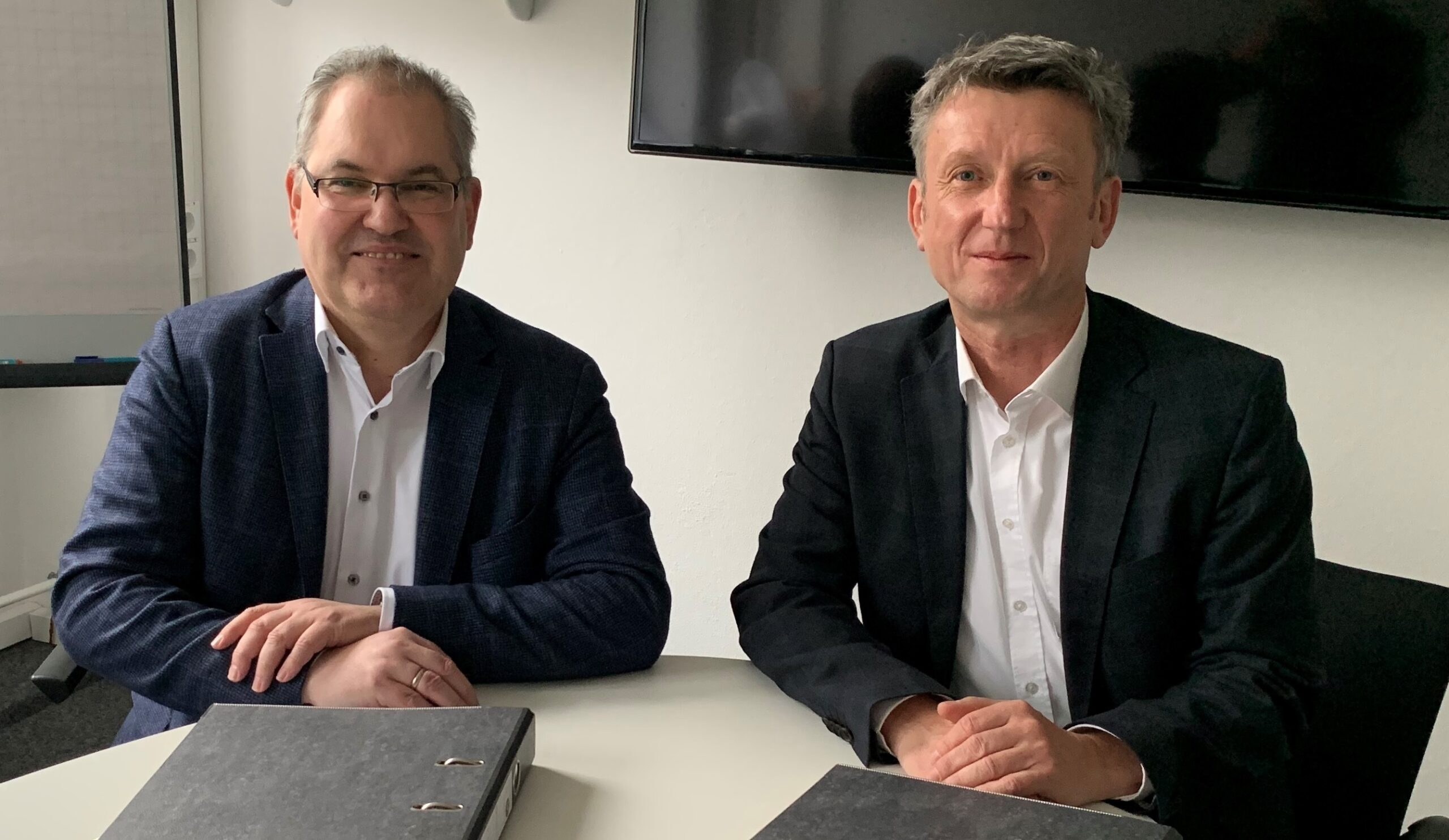 Vertragsunterzeichnung von Prof. Dr. Erwin Laure und Dr. Martin Matzke